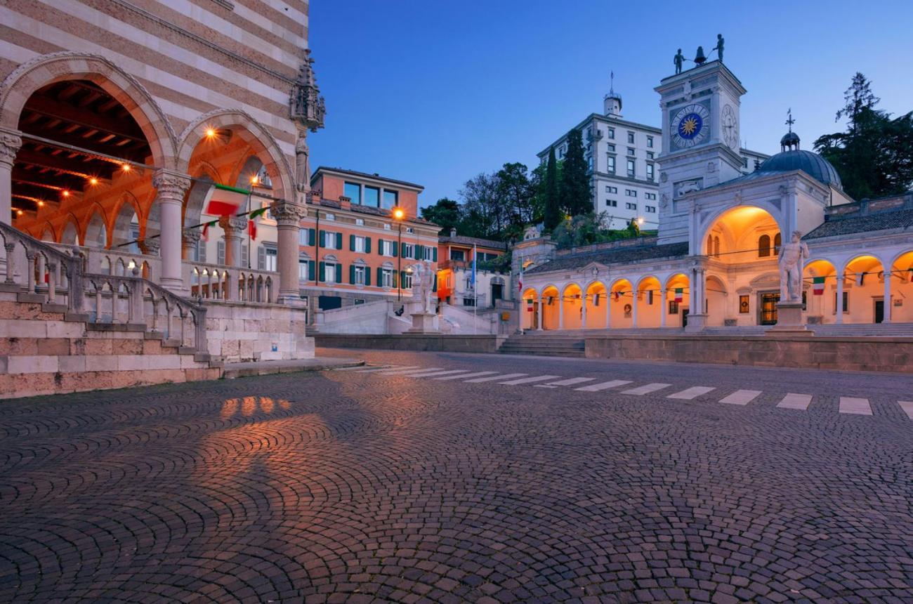 Ampio Trilocale A Udine Centro Daire Dış mekan fotoğraf