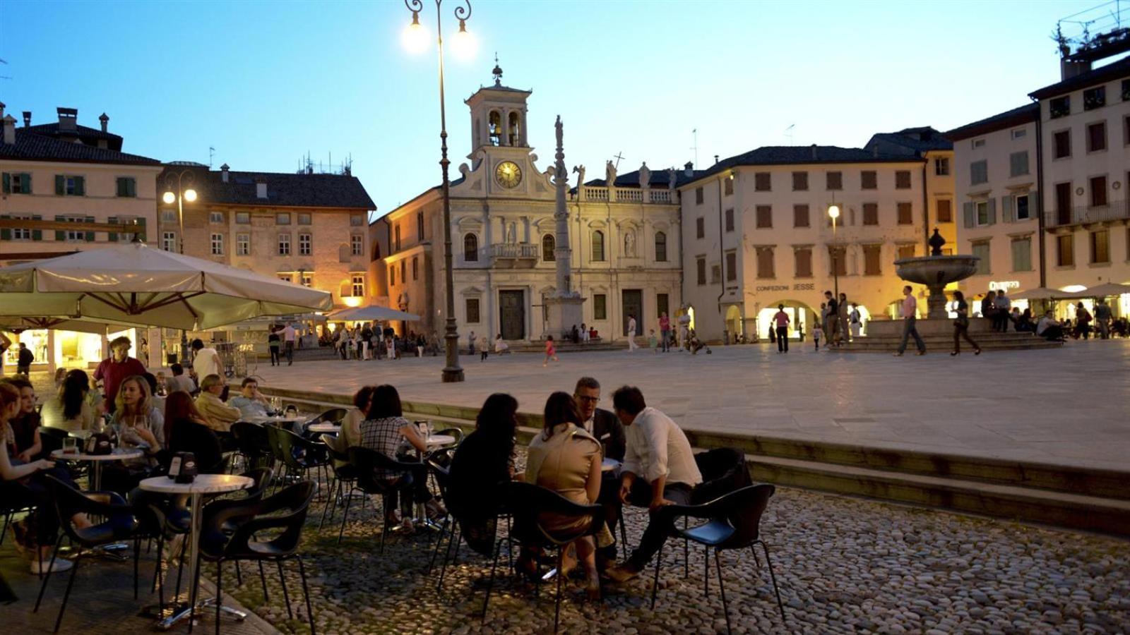 Ampio Trilocale A Udine Centro Daire Dış mekan fotoğraf